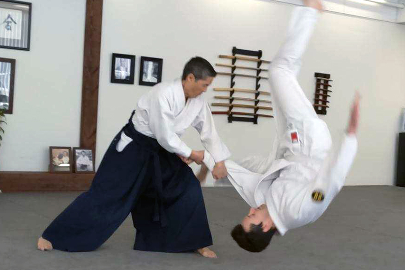 Tom throwing Wade with kotegaeshi